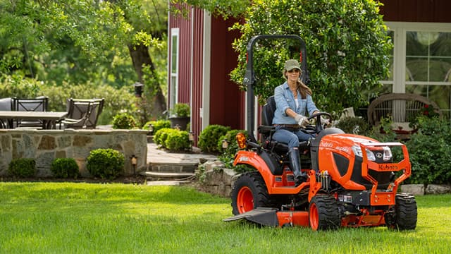 Kubota bx1880 online mowing